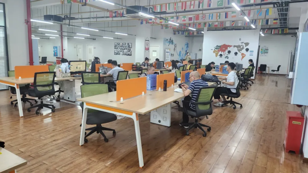 武汉市劳动就业管理局姚建军主任一行莅临楚天同创跨境电商孵化基地考察交流